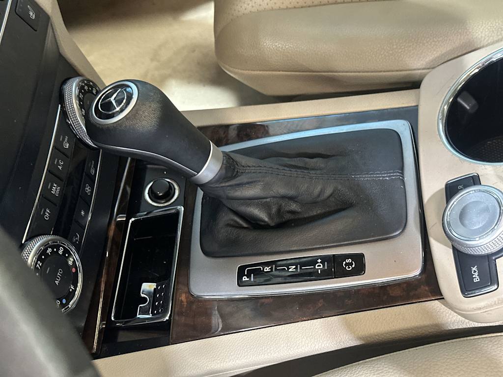 Thumbnail: 2010 Mercedes-Benz GLK - 33