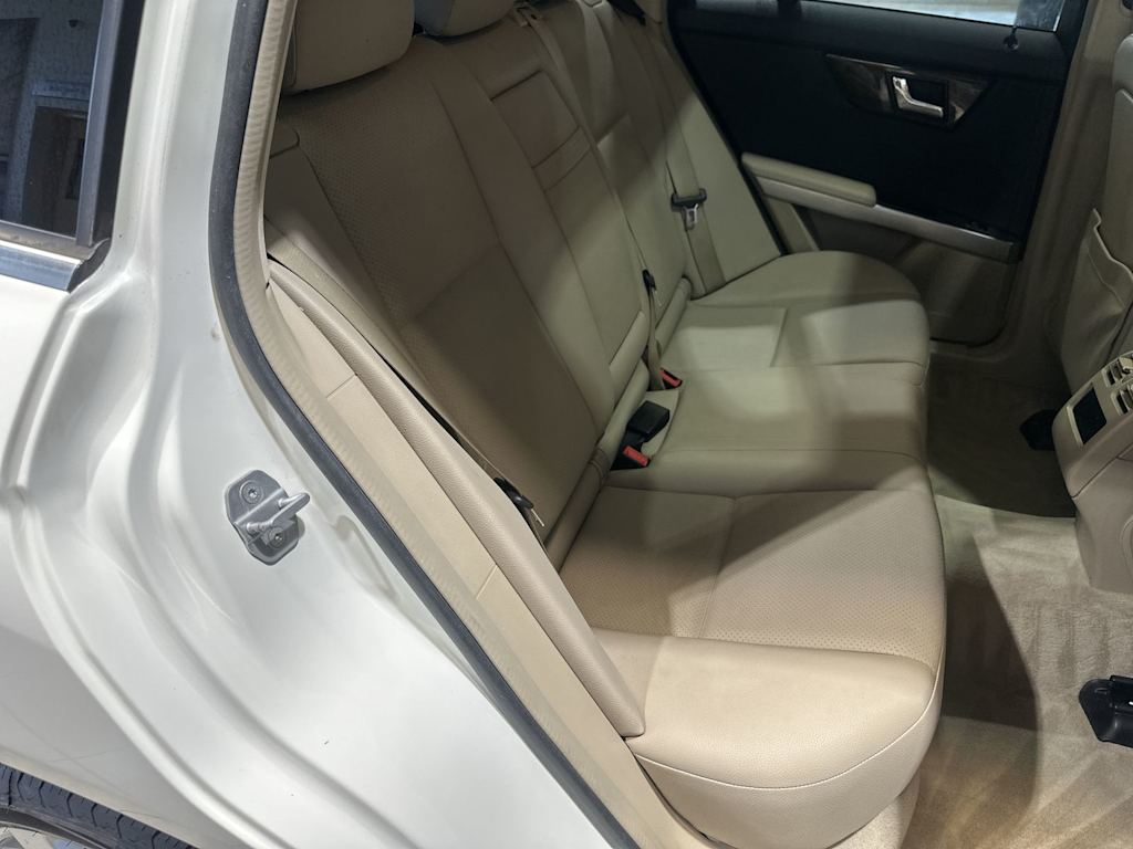 Thumbnail: 2010 Mercedes-Benz GLK - 32
