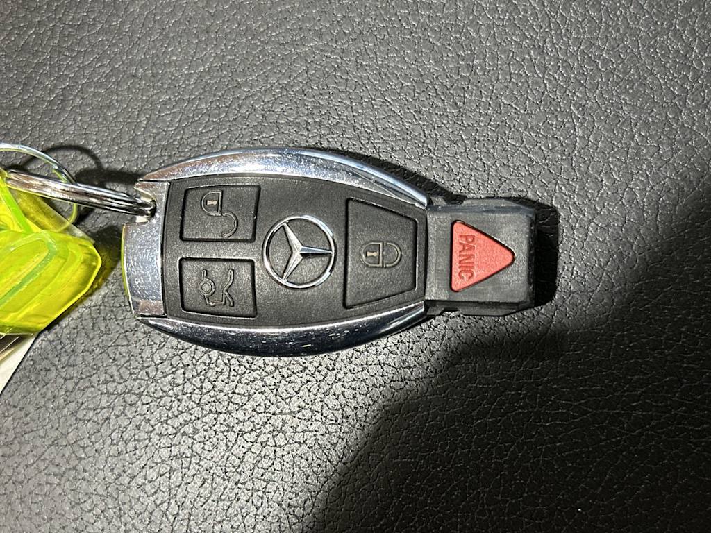 Thumbnail: 2010 Mercedes-Benz C-Class - 18
