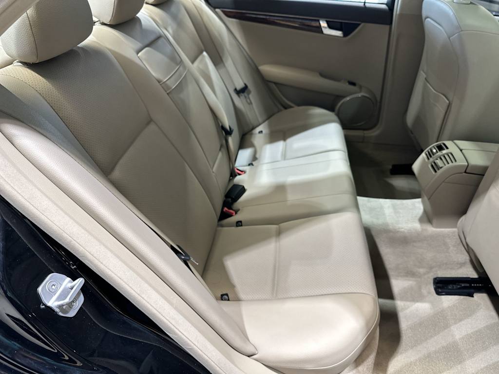 Thumbnail: 2010 Mercedes-Benz C-Class - 12