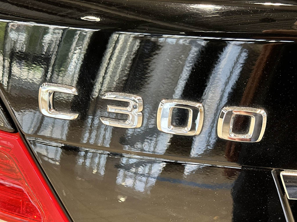 Thumbnail: 2010 Mercedes-Benz C-Class - 31