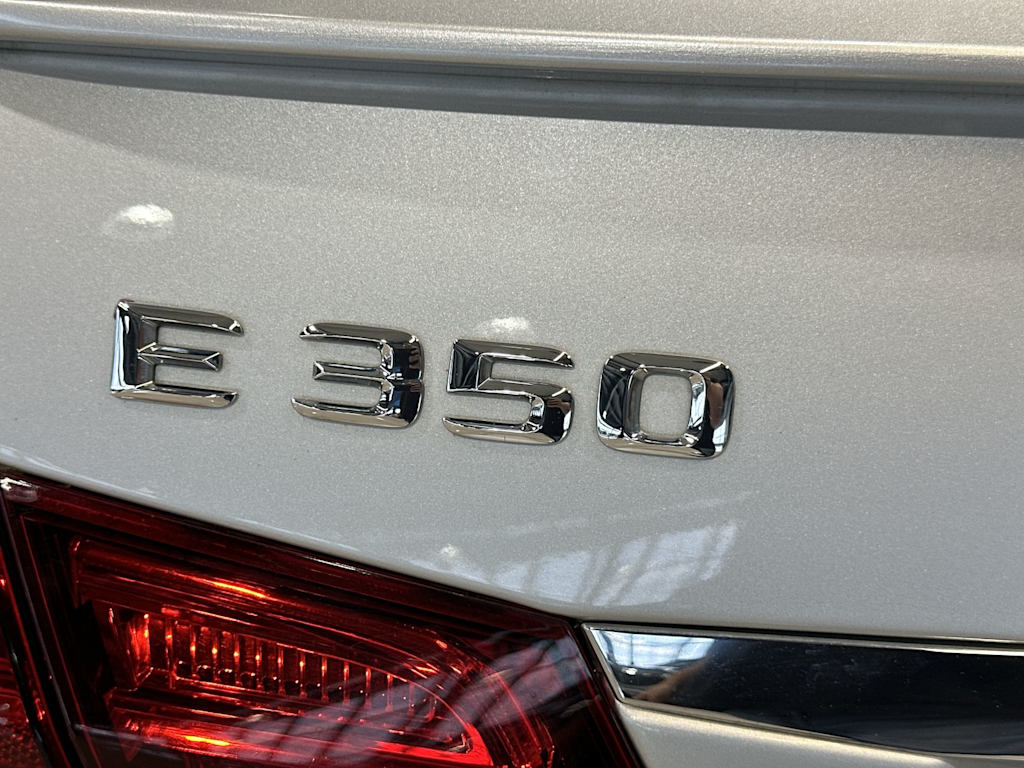 Thumbnail: 2016 Mercedes-Benz E-Class - 29