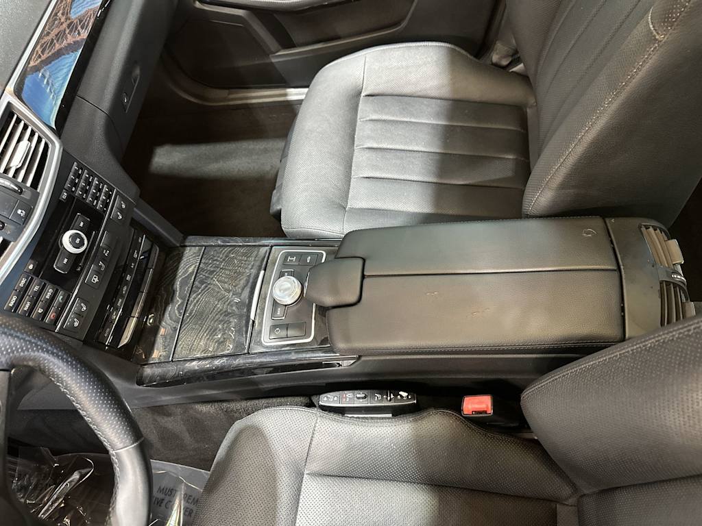 Thumbnail: 2010 Mercedes-Benz E-Class - 32