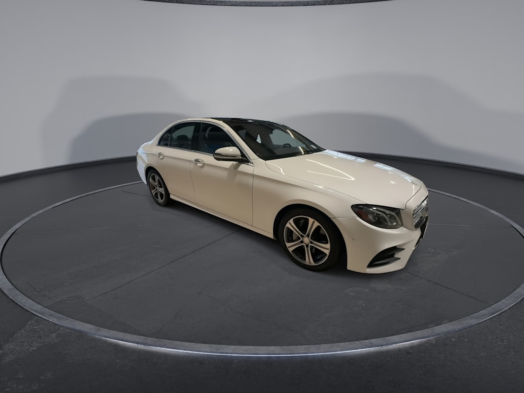 Thumbnail: 2017 Mercedes-Benz E-Class - 7