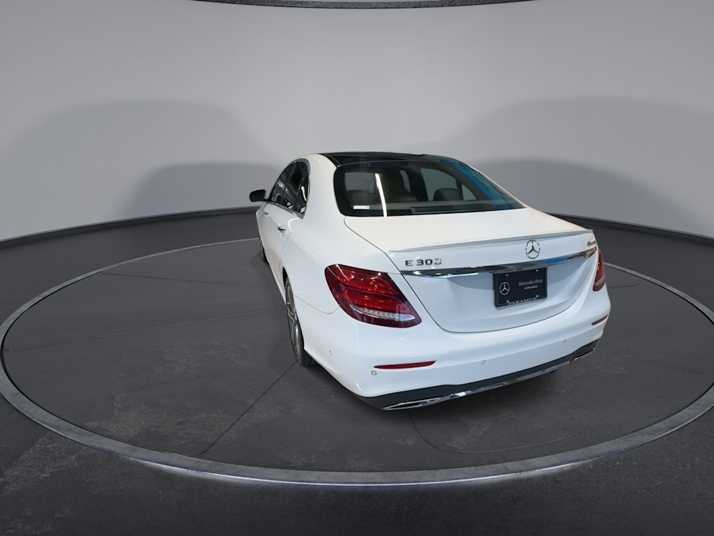 Thumbnail: 2017 Mercedes-Benz E-Class - 22