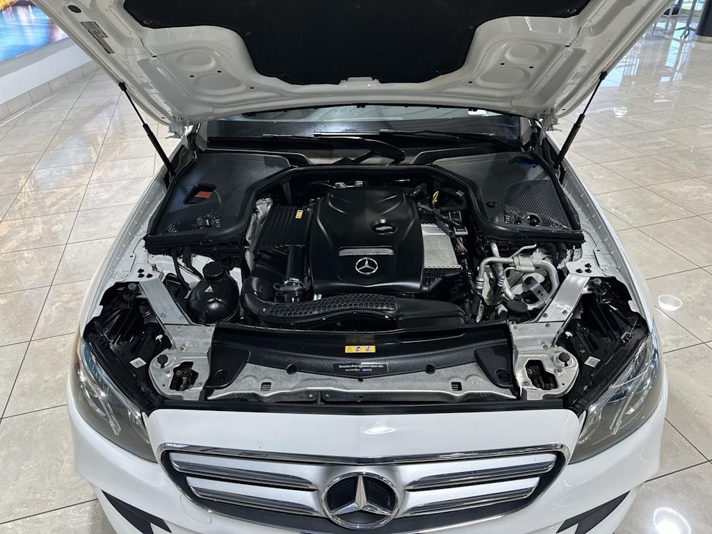 Thumbnail: 2017 Mercedes-Benz E-Class - 9