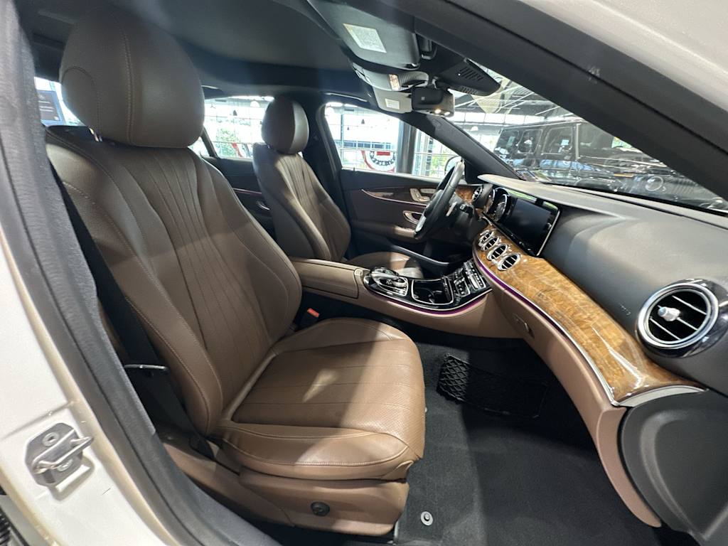 Thumbnail: 2017 Mercedes-Benz E-Class - 12