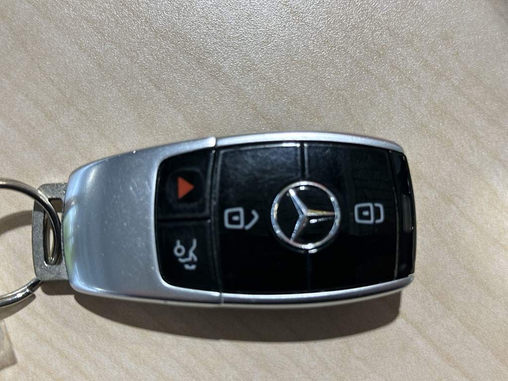 Thumbnail: 2017 Mercedes-Benz E-Class - 16