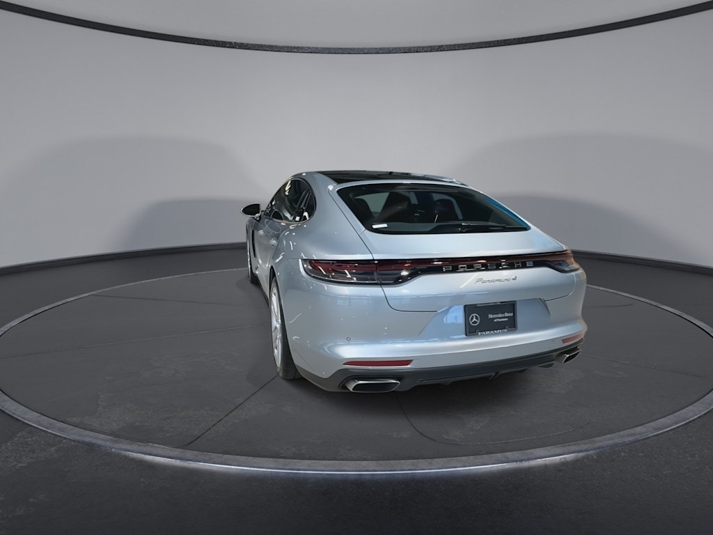 Thumbnail: 2023 Porsche Panamera - 22