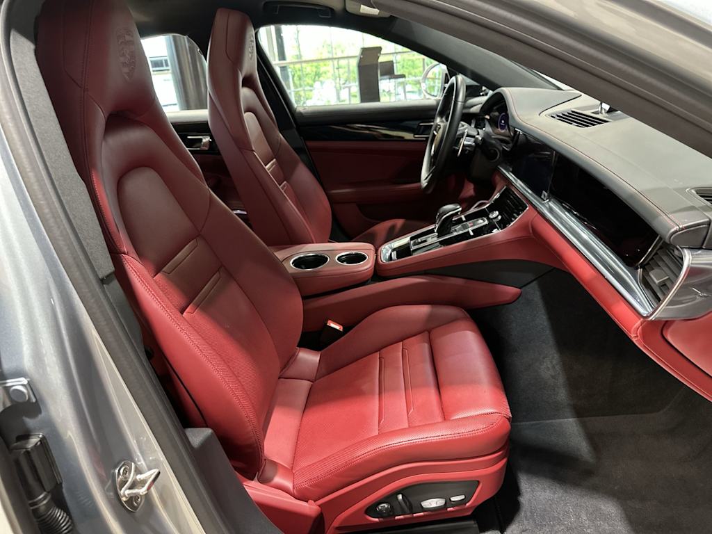 Thumbnail: 2023 Porsche Panamera - 32