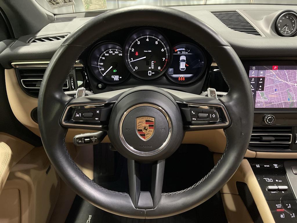 Thumbnail: 2024 Porsche Macan - 10