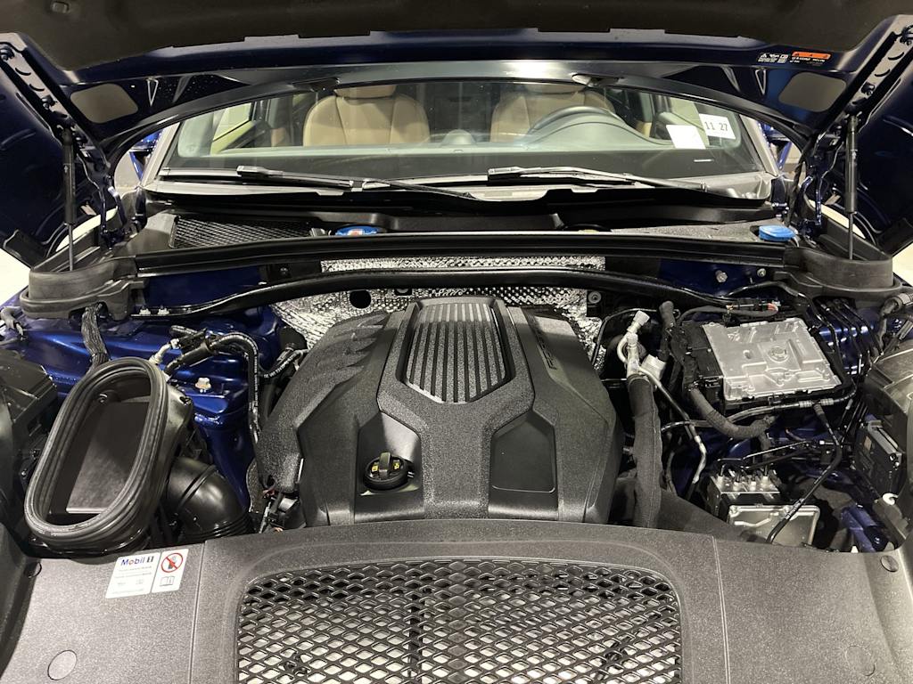 Thumbnail: 2024 Porsche Macan - 9