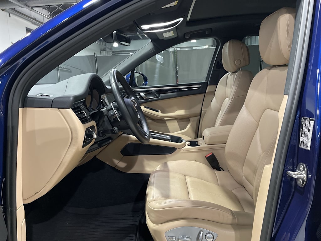 Thumbnail: 2024 Porsche Macan - 11