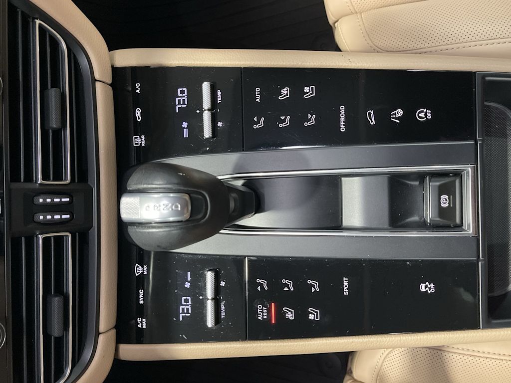 Thumbnail: 2024 Porsche Macan - 33