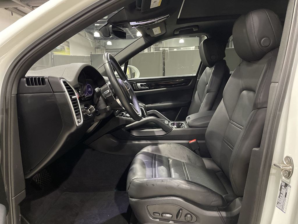 Thumbnail: 2023 Porsche Cayenne - 11