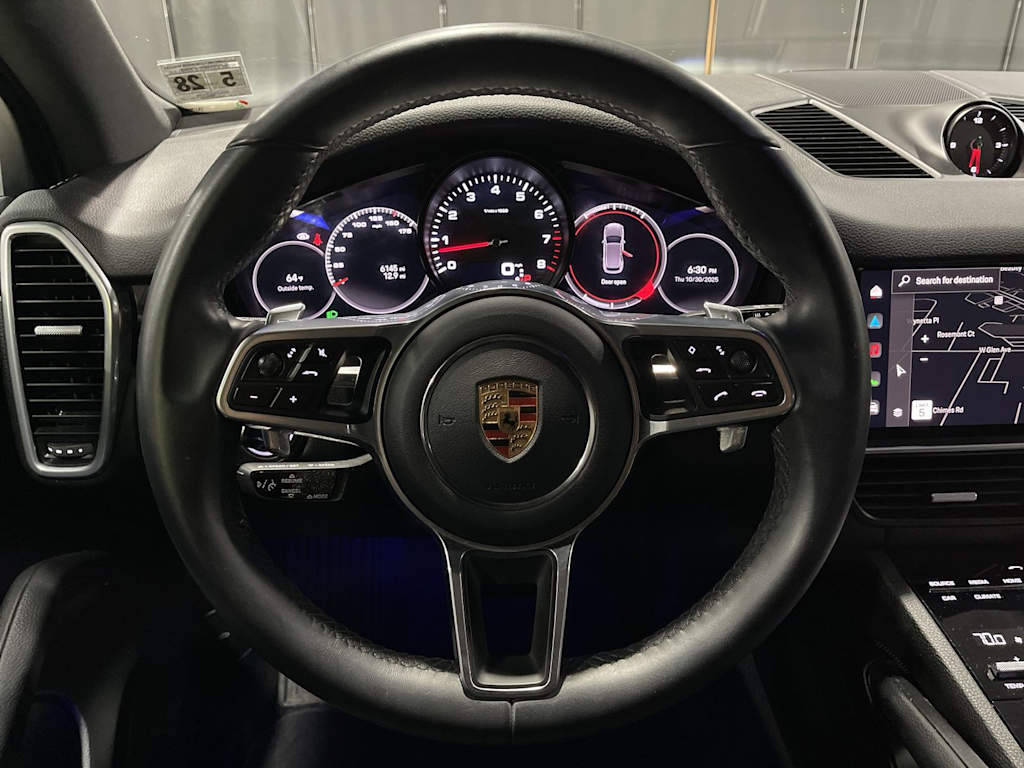 Thumbnail: 2023 Porsche Cayenne - 10