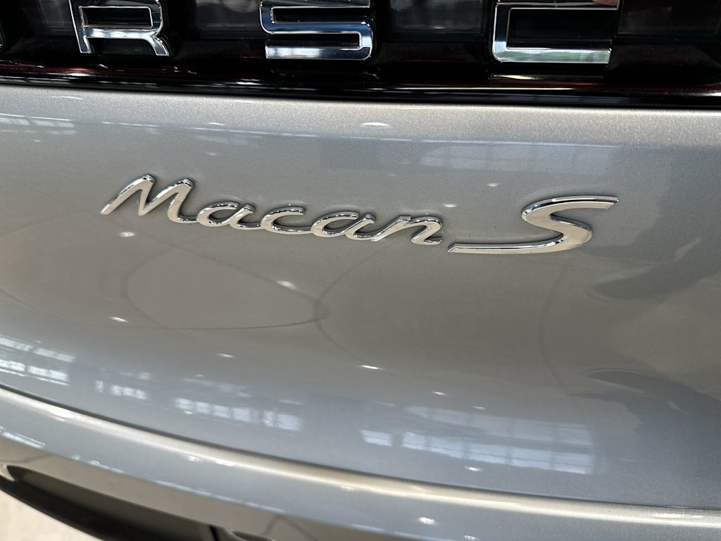 Thumbnail: 2020 Porsche Macan - 7
