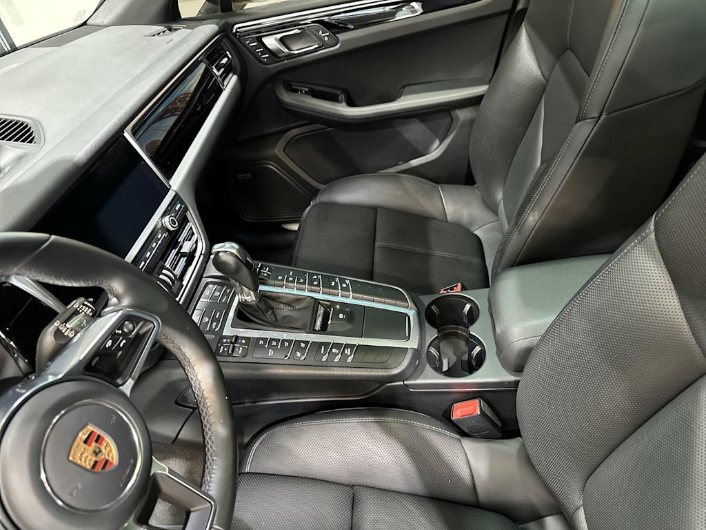 Thumbnail: 2020 Porsche Macan - 33