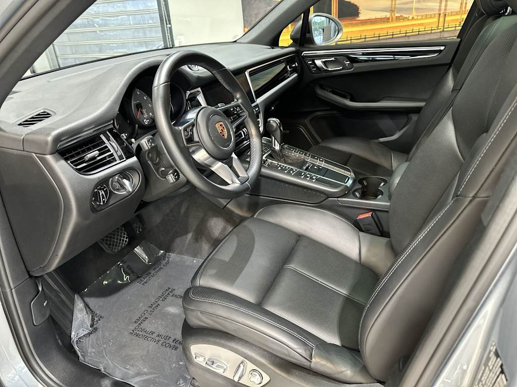 Thumbnail: 2020 Porsche Macan - 11