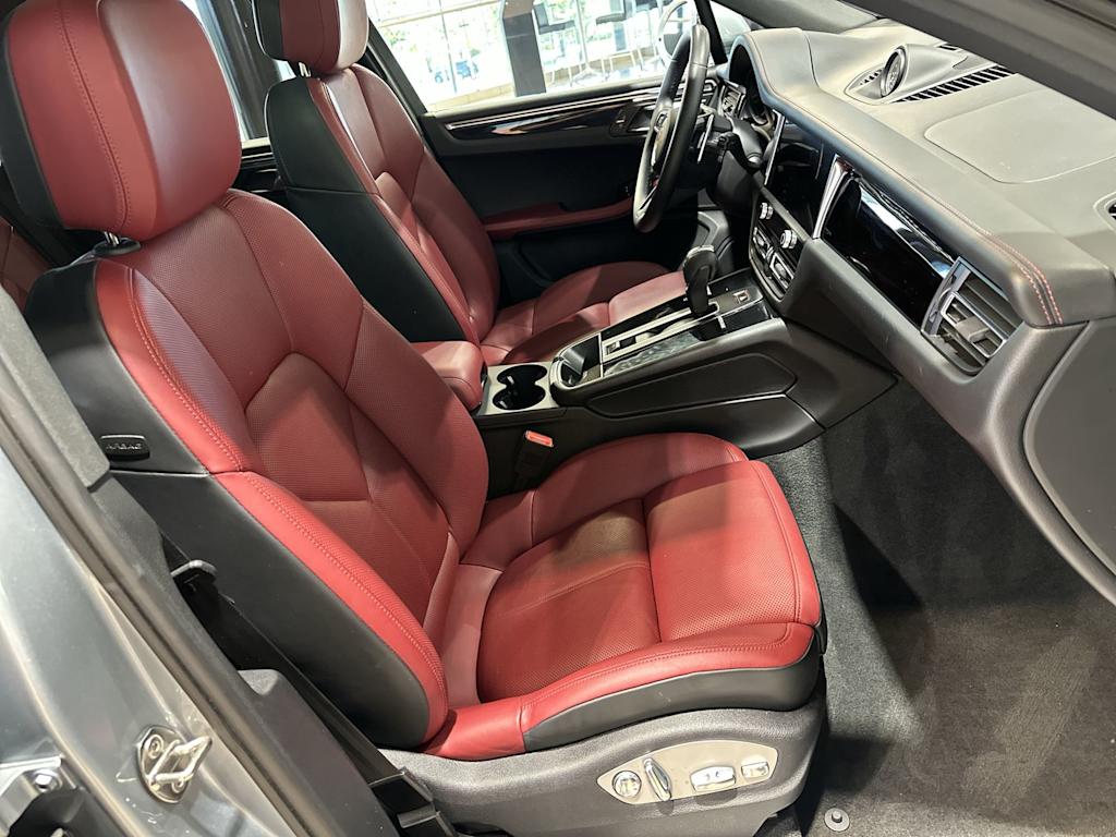 Thumbnail: 2022 Porsche Macan - 12