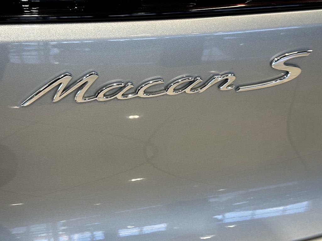 Thumbnail: 2022 Porsche Macan - 7