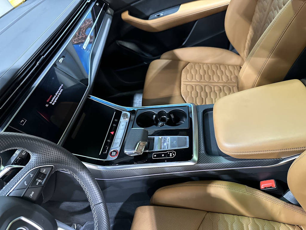 Thumbnail: 2025 Audi RS Q8 - 16