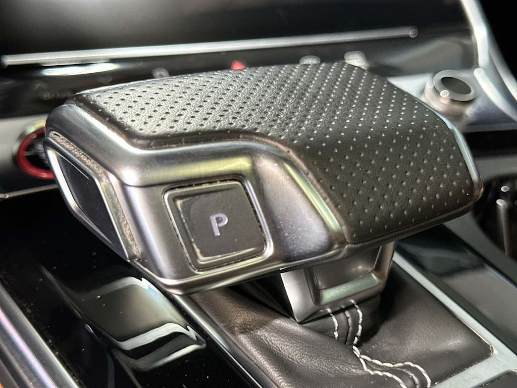 Thumbnail: 2023 Audi RS 6 - 32