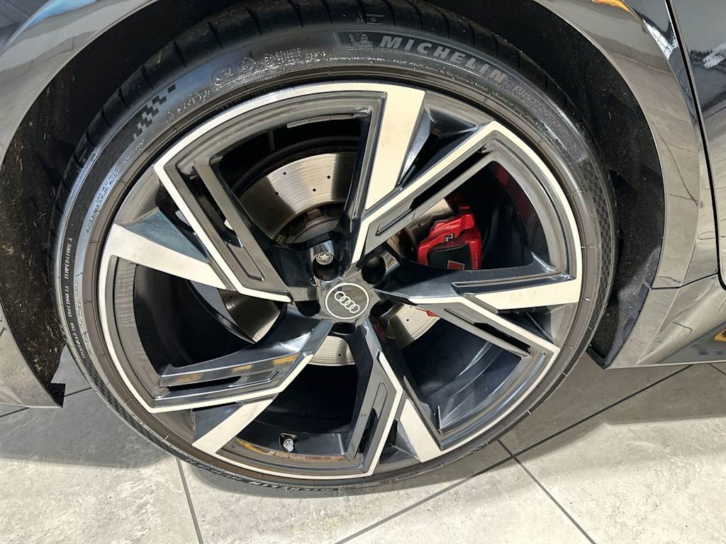 Thumbnail: 2023 Audi RS 6 - 8