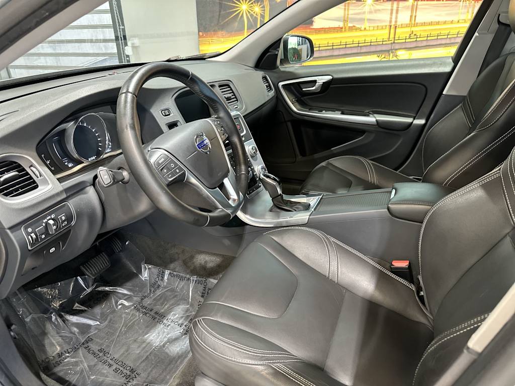 Thumbnail: 2017 Volvo S60 - 11