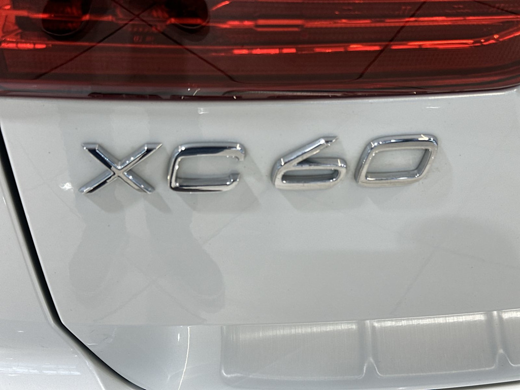Thumbnail: 2025 Volvo XC60 - 7