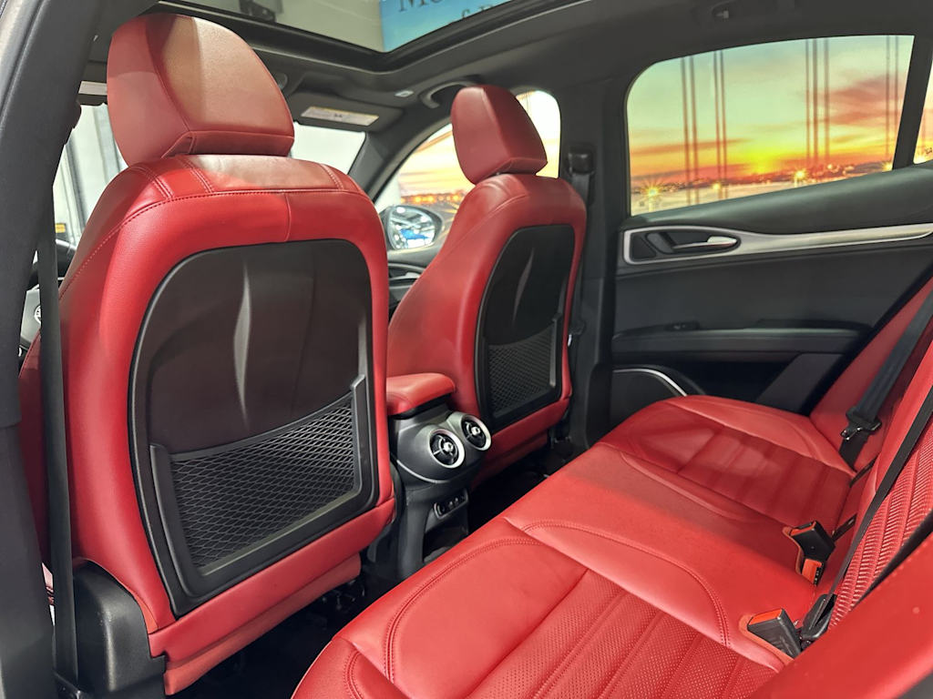 Thumbnail: 2022 Alfa Romeo Stelvio - 13