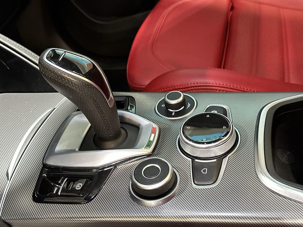 Thumbnail: 2022 Alfa Romeo Stelvio - 33