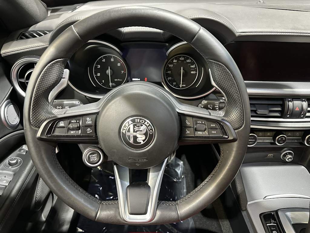 Thumbnail: 2022 Alfa Romeo Stelvio - 14
