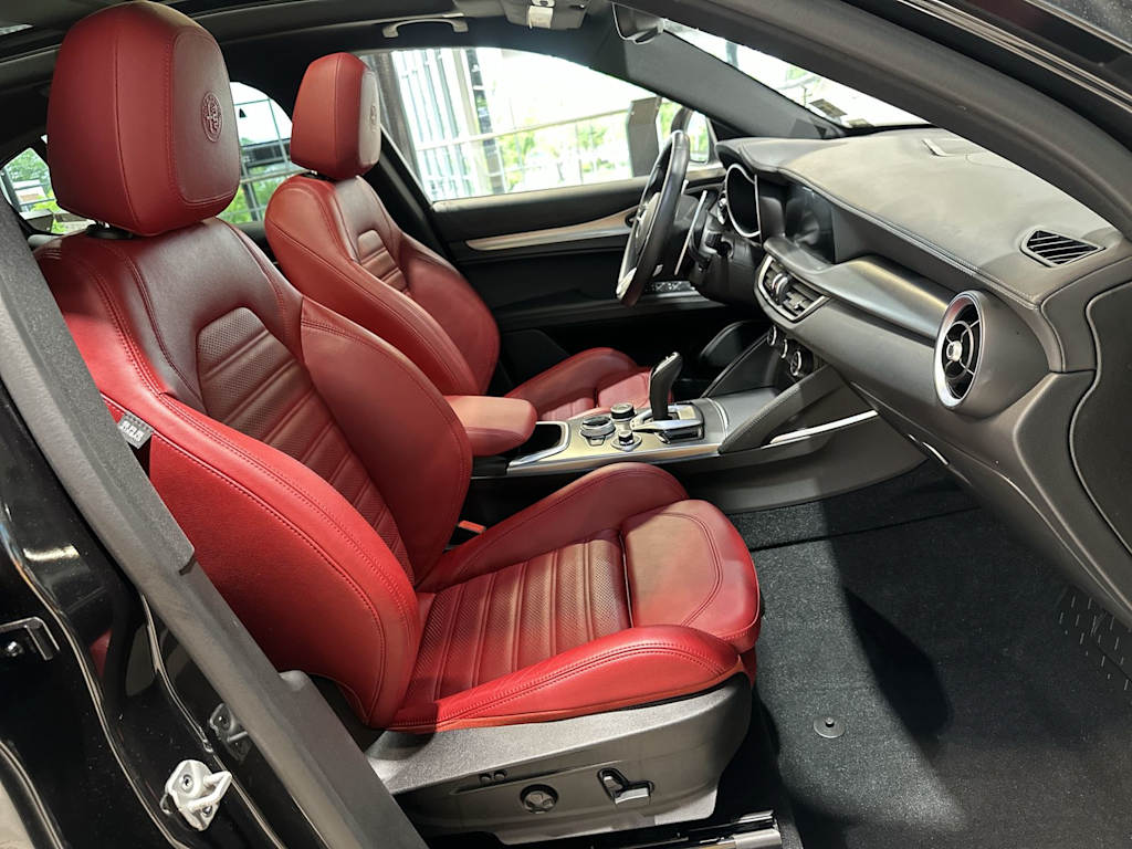 Thumbnail: 2022 Alfa Romeo Stelvio - 12