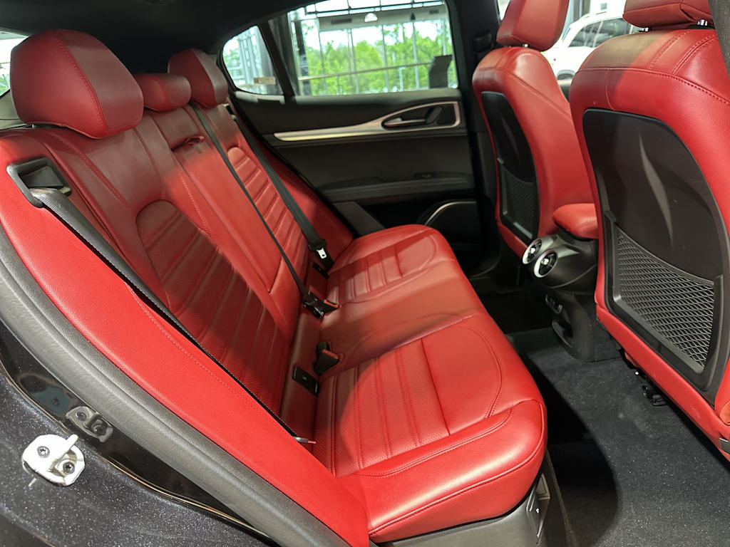Thumbnail: 2022 Alfa Romeo Stelvio - 32