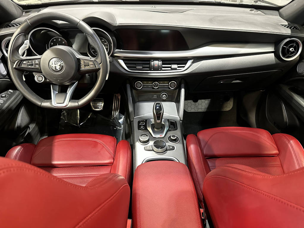 Thumbnail: 2022 Alfa Romeo Stelvio - 10