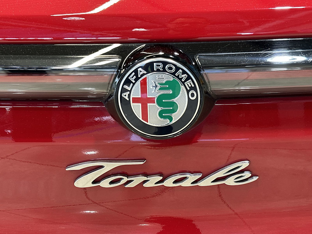 Thumbnail: 2025 Alfa Romeo Tonale - 7