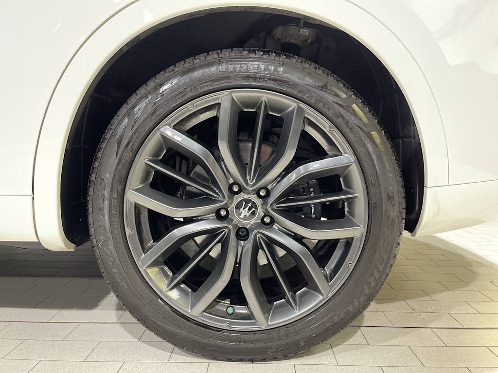 Thumbnail: 2024 Maserati Levante - 8