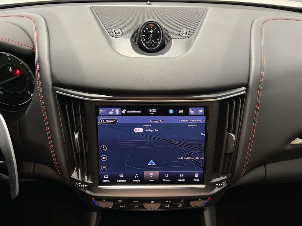 Thumbnail: 2024 Maserati Levante - 14