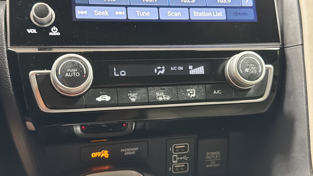 Thumbnail: 2021 Honda Insight - 28