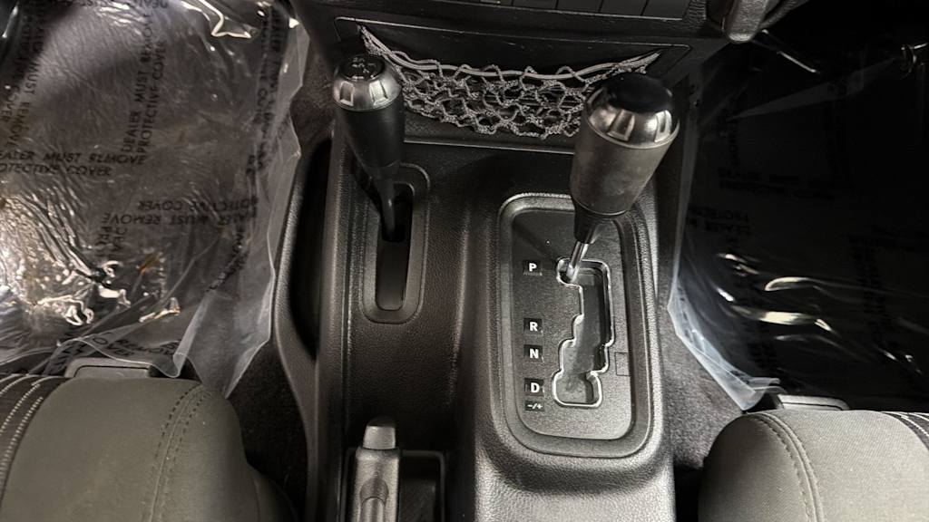 Thumbnail: 2012 Jeep Wrangler - 16
