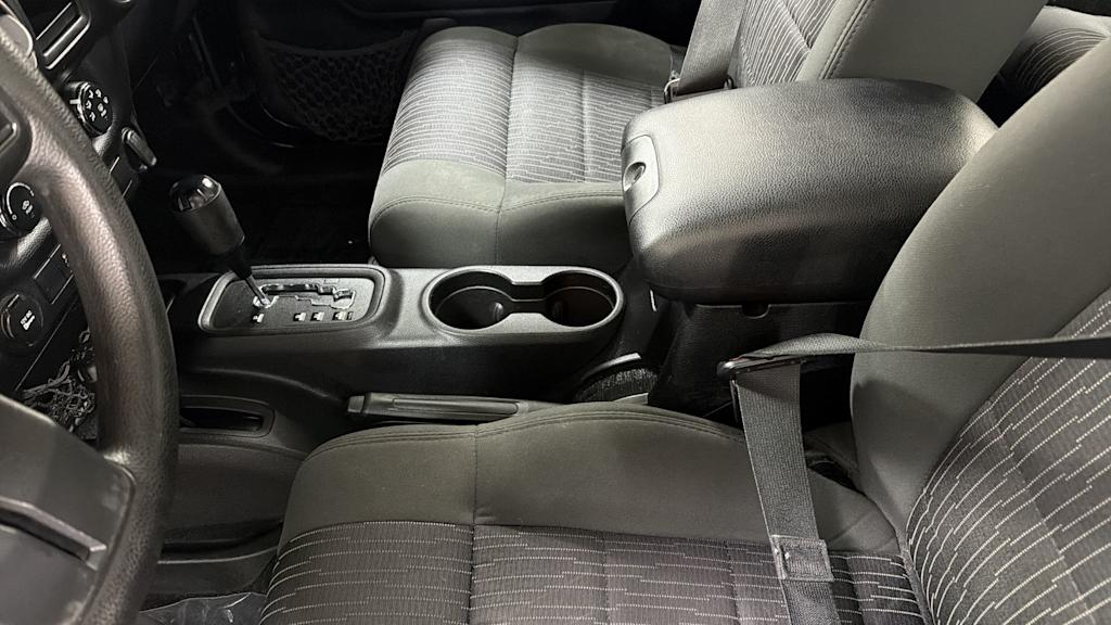 Thumbnail: 2012 Jeep Wrangler - 27