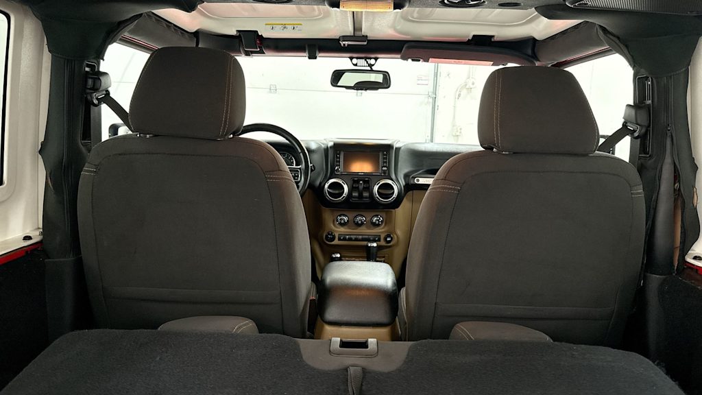 2017 Jeep Wrangler Sahara 29