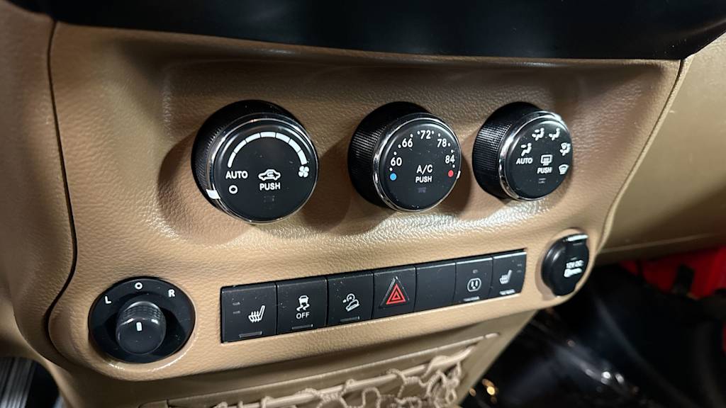 2017 Jeep Wrangler Sahara 27