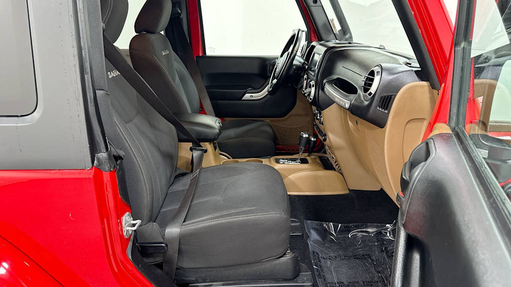 2017 Jeep Wrangler Sahara 10