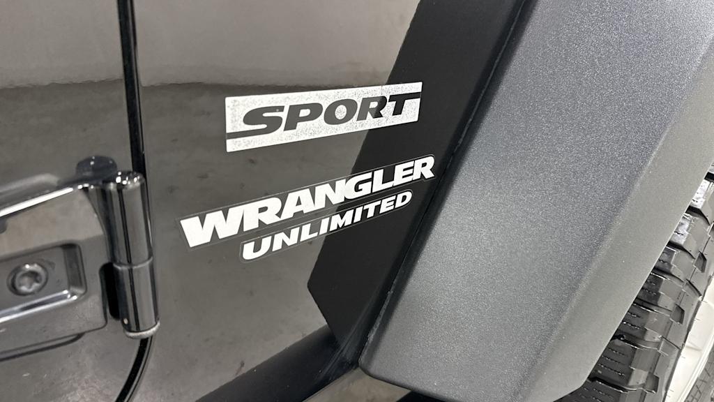 Thumbnail: 2013 Jeep Wrangler - 6