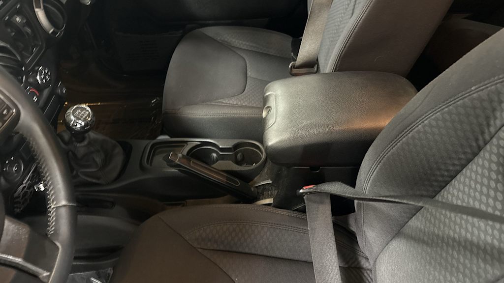 Thumbnail: 2013 Jeep Wrangler - 11