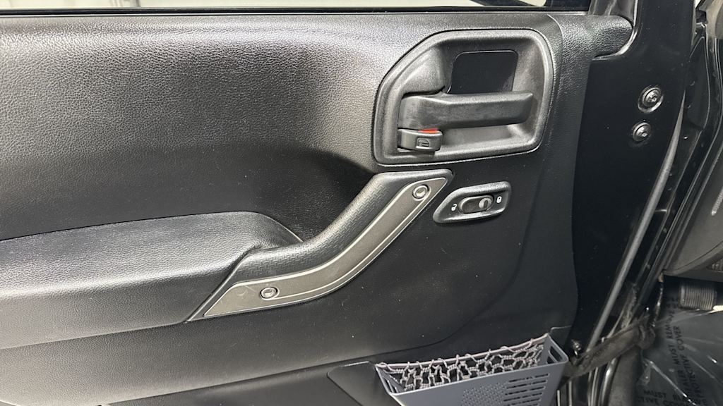 Thumbnail: 2013 Jeep Wrangler - 26