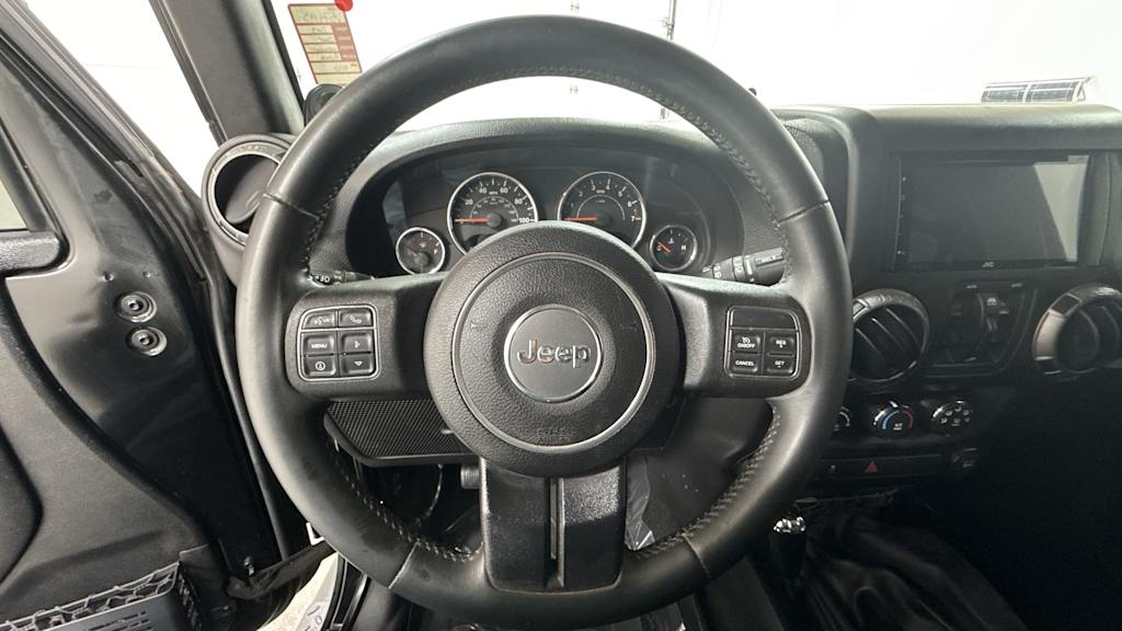 Thumbnail: 2013 Jeep Wrangler - 9