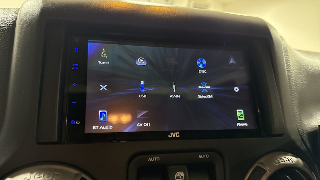 Thumbnail: 2013 Jeep Wrangler - 14